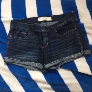 Sassy jean shorts🕶☀️